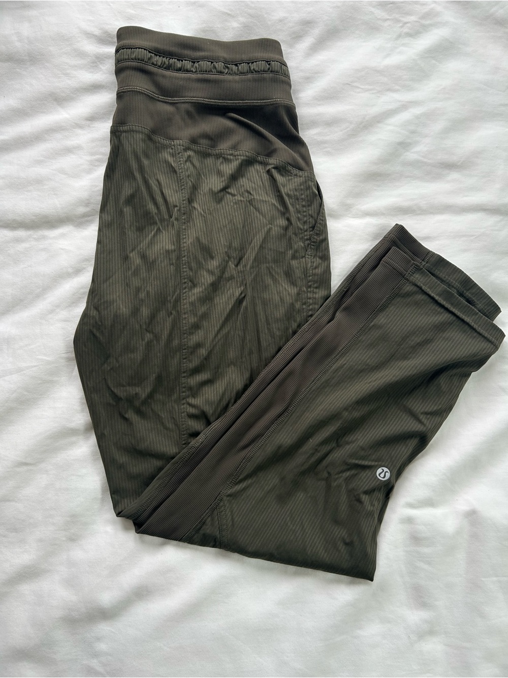 lululemon athletica Olive Capri dance pant